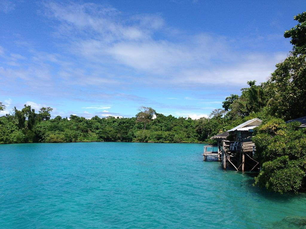 Lusia'S Lagoon Chalets Salelologa Esterno foto