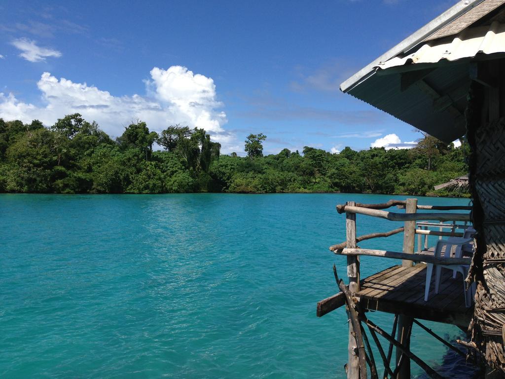 Lusia'S Lagoon Chalets Salelologa Esterno foto