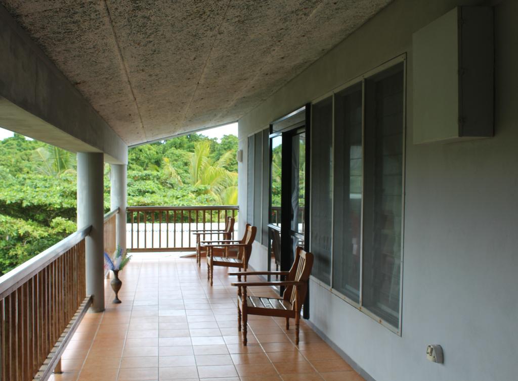 Lusia'S Lagoon Chalets Salelologa Esterno foto