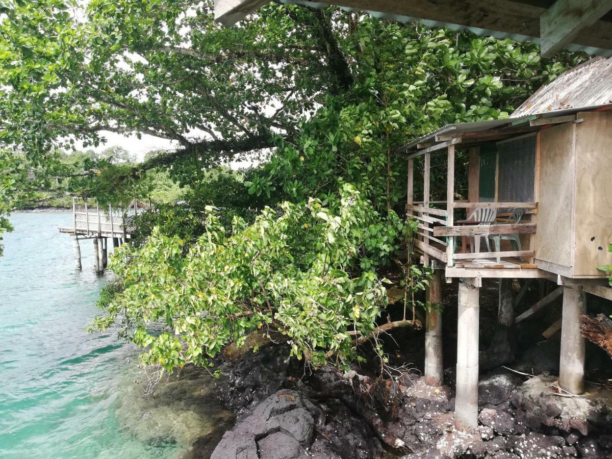 Lusia'S Lagoon Chalets Salelologa Esterno foto