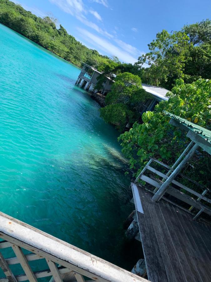 Lusia'S Lagoon Chalets Salelologa Esterno foto
