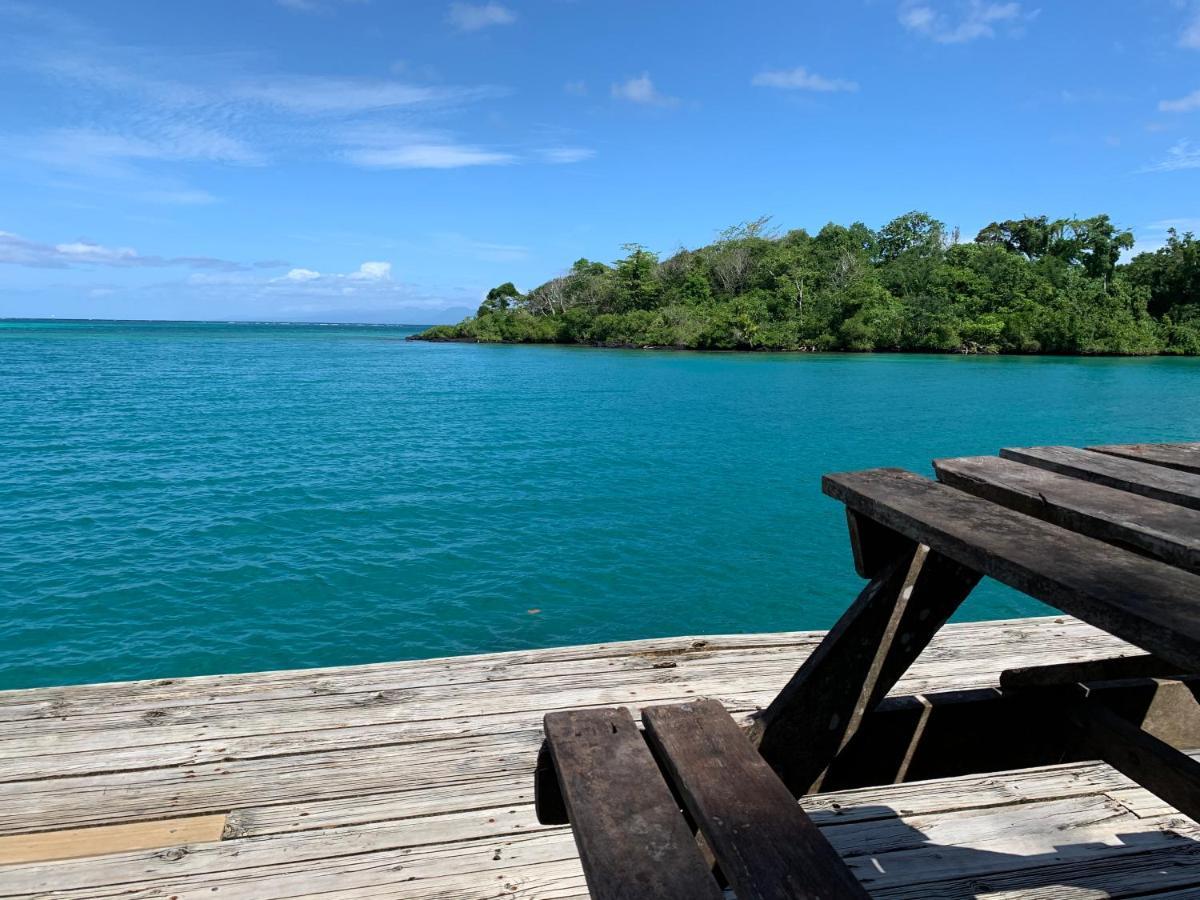 Lusia'S Lagoon Chalets Salelologa Esterno foto