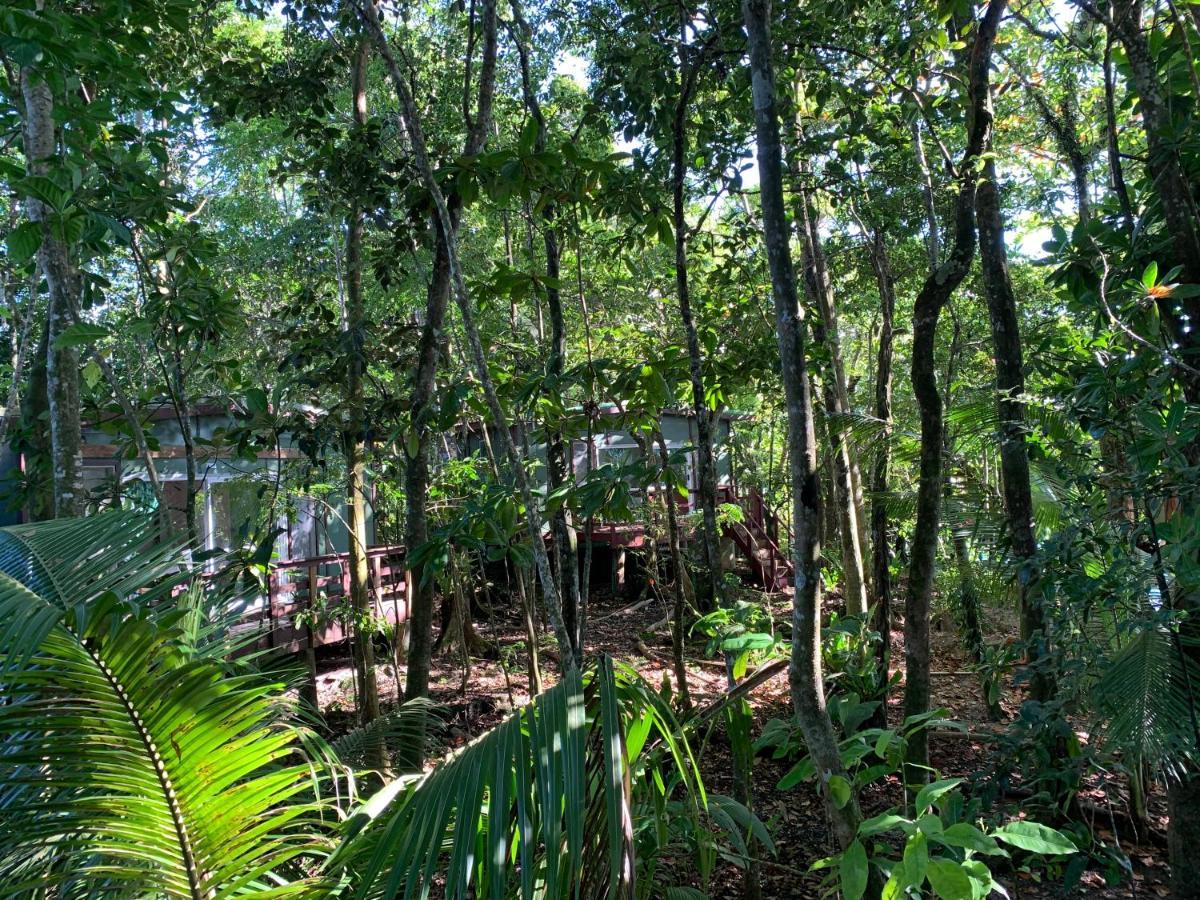 Lusia'S Lagoon Chalets Salelologa Esterno foto
