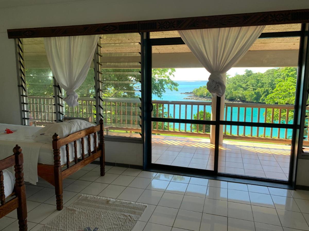 Lusia'S Lagoon Chalets Salelologa Esterno foto