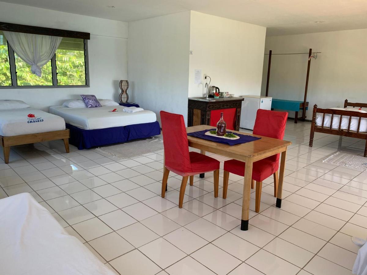 Lusia'S Lagoon Chalets Salelologa Esterno foto